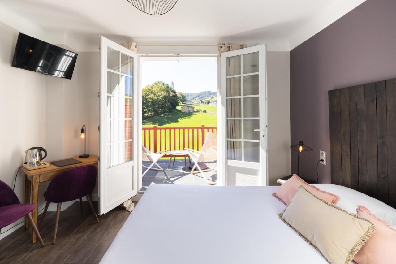LOGIS Hôtel St Sylvestre Aldudes Exterior foto