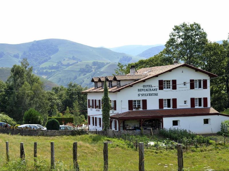 LOGIS Hôtel St Sylvestre Aldudes Exterior foto