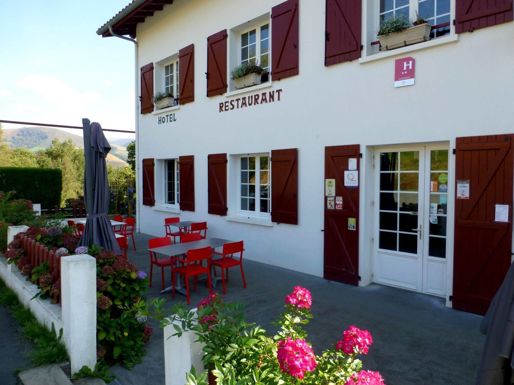 LOGIS Hôtel St Sylvestre Aldudes Exterior foto